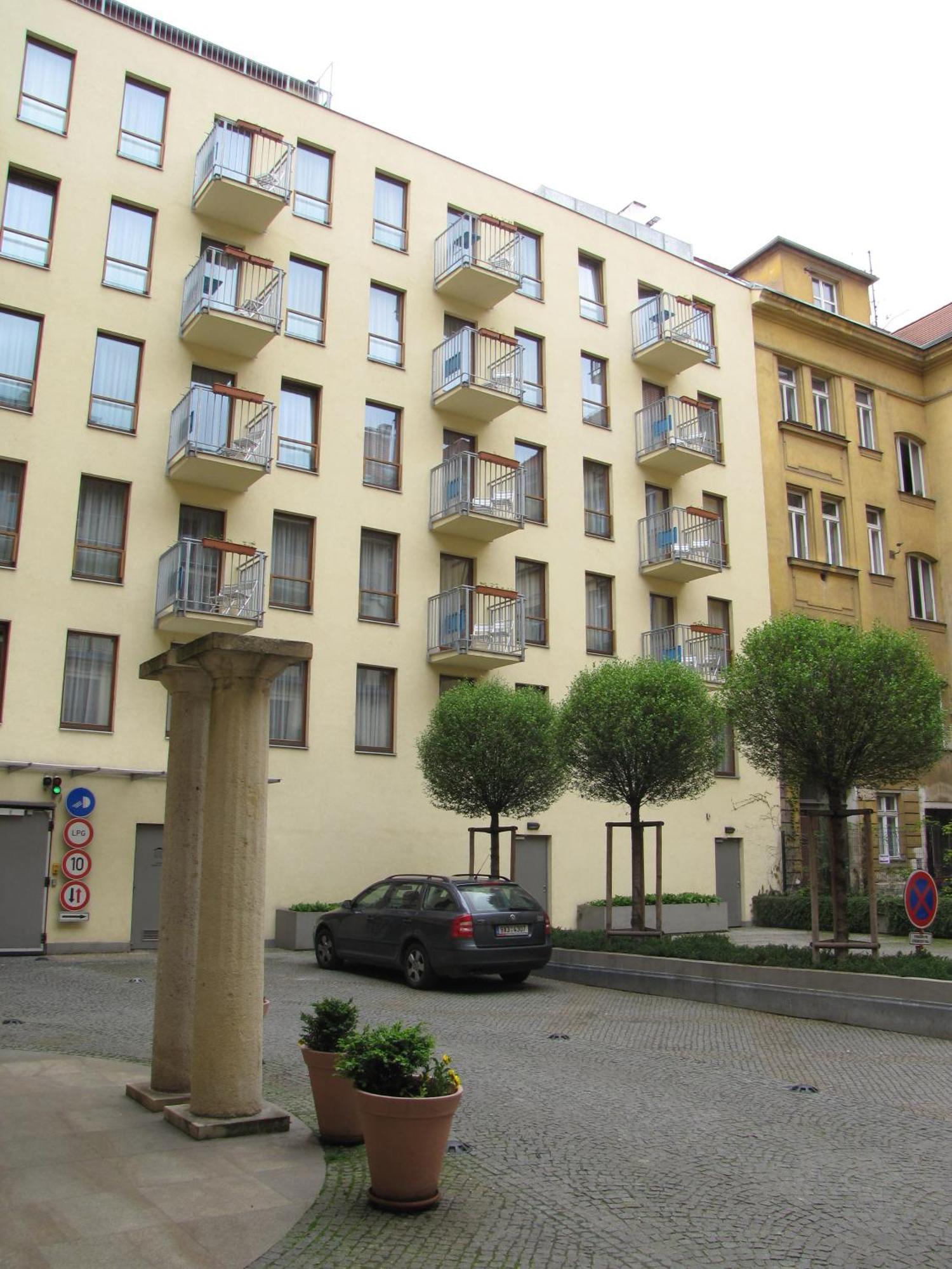 Aparthotel Austria Suites Prague Exterior photo